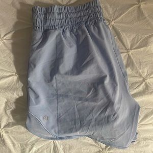 NWOT Hotty Hot Short 4” size 6 Blue Linen